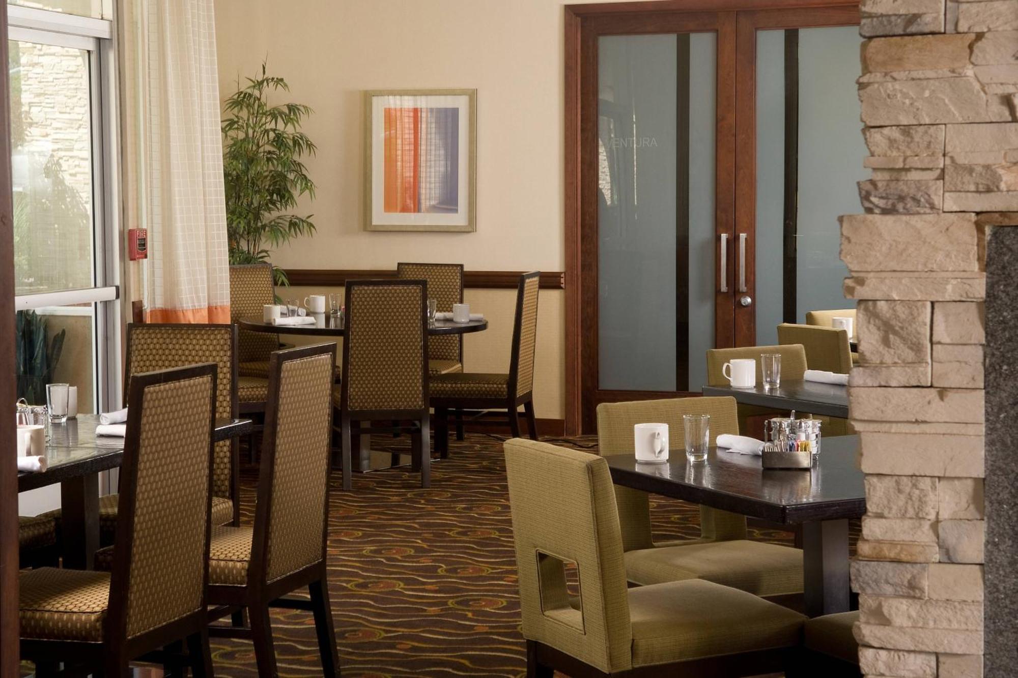 Courtyard Angeles Sherman Oaks Hotel 3*