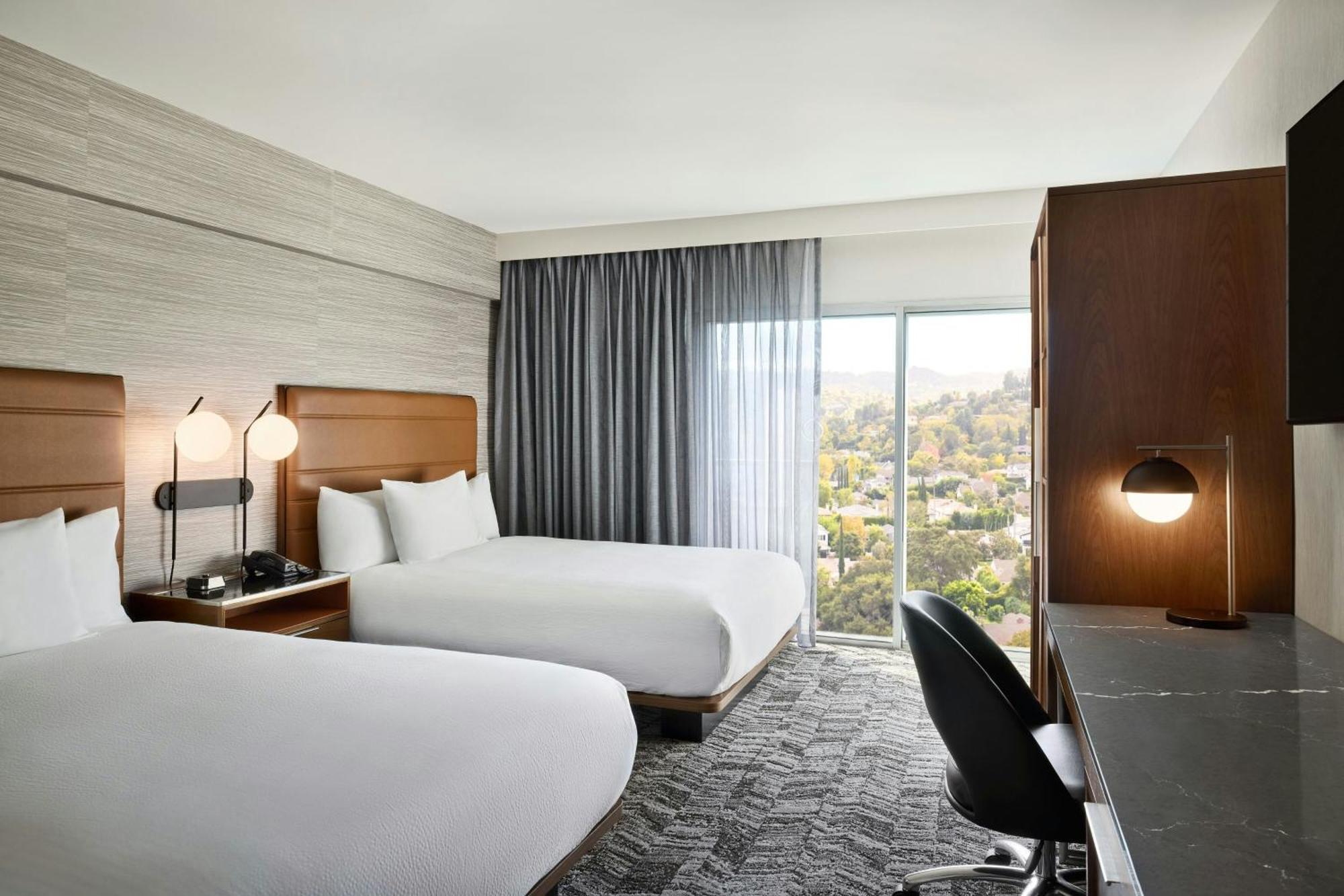 Hotel Courtyard Angeles Sherman Oaks