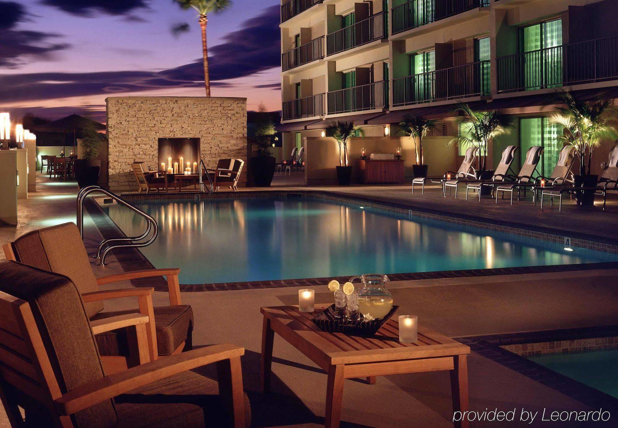 Courtyard Angeles Sherman Oaks